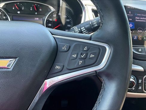 Used 2023 Chevrolet Equinox Premier FWD image 23