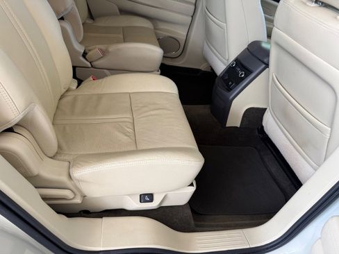 Used 2018 Lincoln MKT Reserve w/ Technology Package image 40