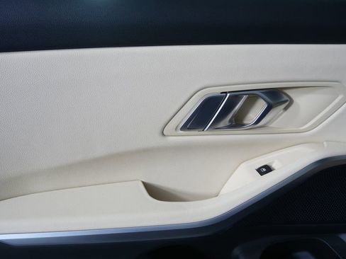 Used 2019 BMW 330i Sedan w/ Convenience Package image 13