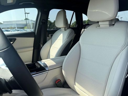 Certified 2025 Mercedes-Benz GLC 300 4MATIC image 10