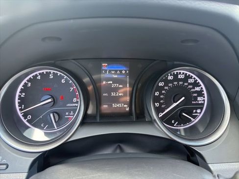 Used 2022 Toyota Camry SE FWD image 29