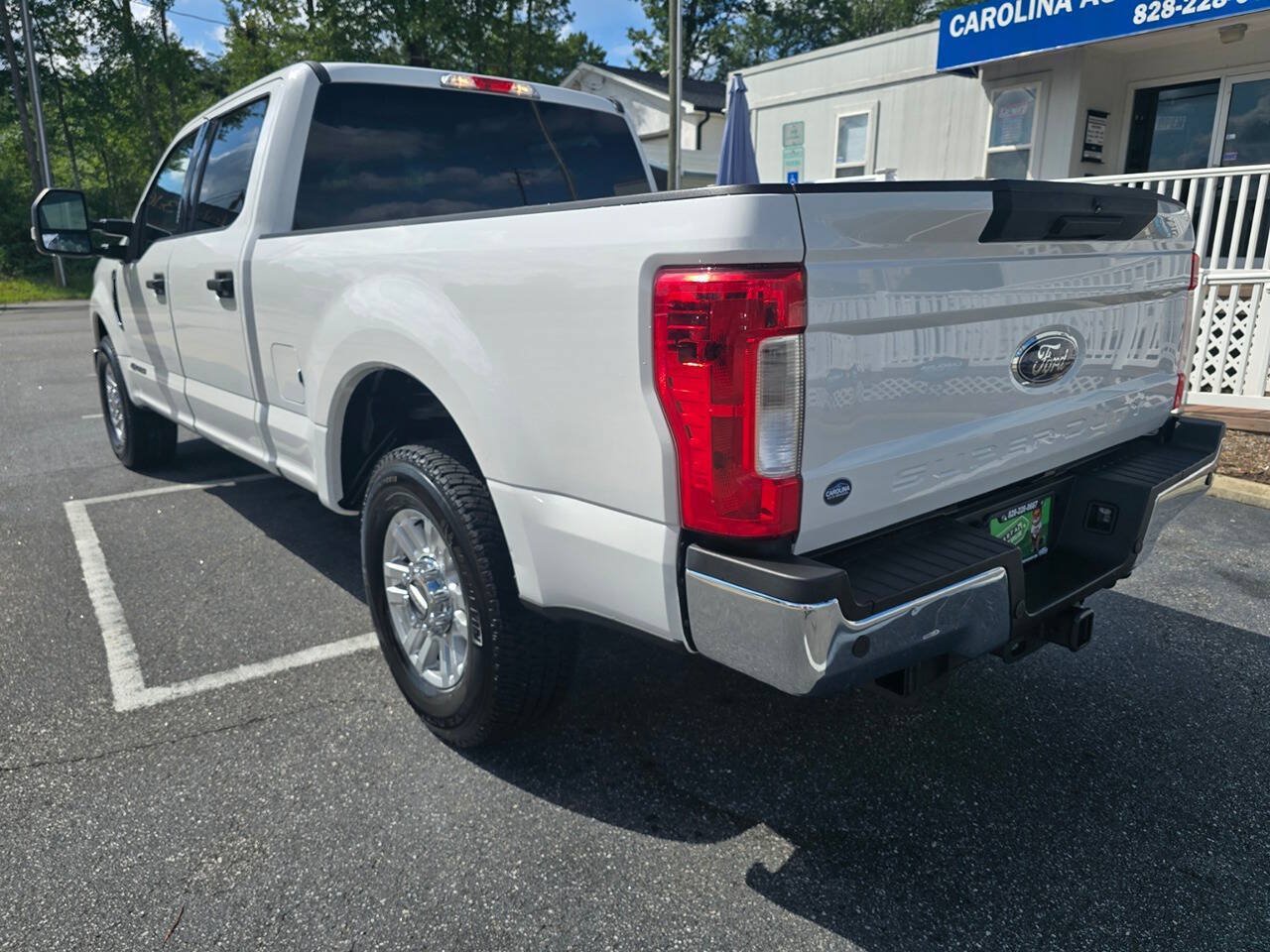 Used 2017 Ford F250 XLT w/ XLT Value Package RWD image 4