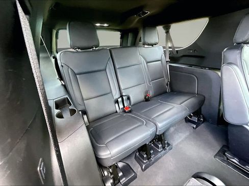 Used 2025 GMC Yukon XL Denali AWD/4WD image 25