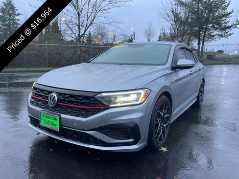 Used 2019 Volkswagen Jetta GLI image 3