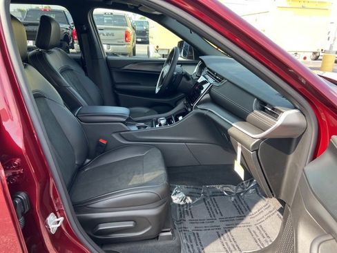 New 2025 Jeep Grand Cherokee L Altitude image 22