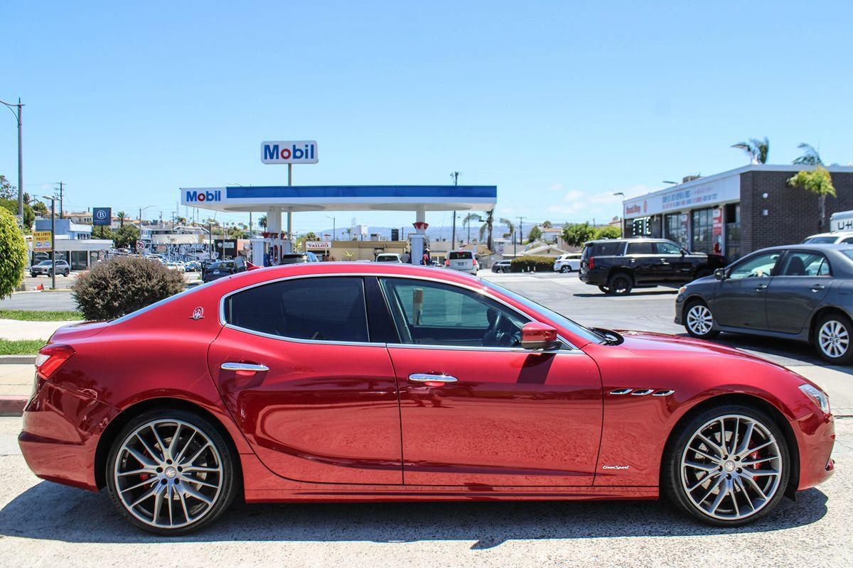 Used 2018 Maserati Ghibli S GranSport RWD image 6