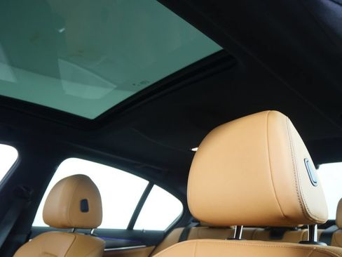 Used 2023 BMW 530i w/ M Sport Package RWD image 11