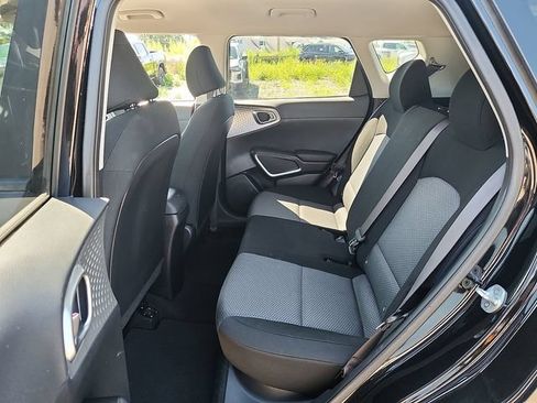 Used 2023 Kia Soul LX FWD image 13
