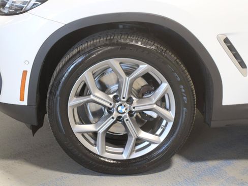 Used 2024 BMW X4 xDrive30i w/ Parking Assistance Package AWD/4WD image 34