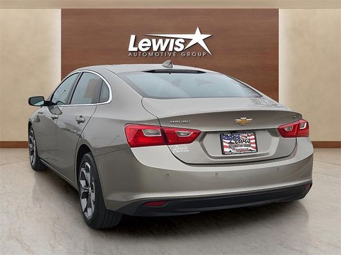 Used 2024 Chevrolet Malibu LT image 3