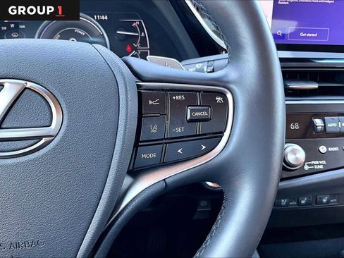Used 2025 Lexus ES 300h w/ Premium Package FWD image 25
