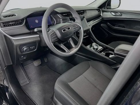 Used 2023 Jeep Grand Cherokee L Laredo AWD/4WD image 10