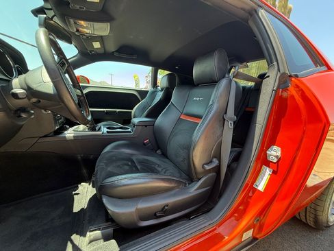 Used 2009 Dodge Challenger SRT8 w/ SRT Option Group II RWD image 10