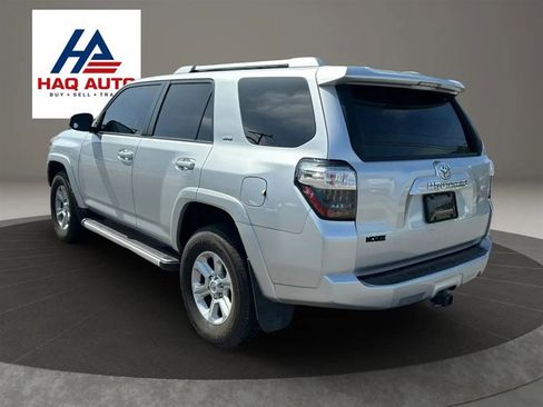 Used 2018 Toyota 4Runner SR5 AWD/4WD image 7