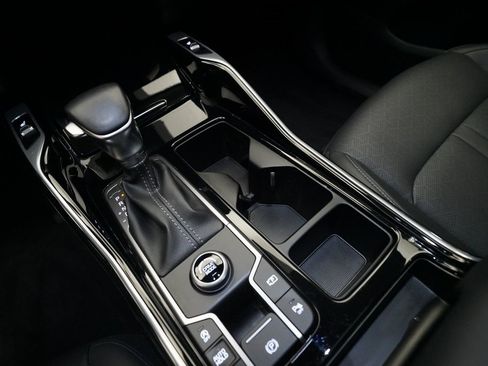 Certified 2023 Kia Sorento SX image 17