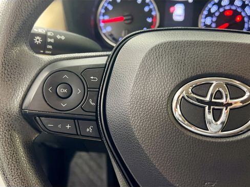 Used 2019 Toyota RAV4 LE image 18