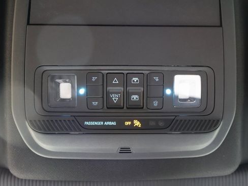 Used 2025 Ford Explorer ST image 22