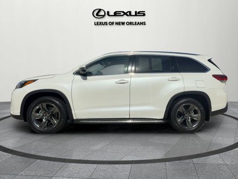 Used 2017 Toyota Highlander Limited Platinum image 4