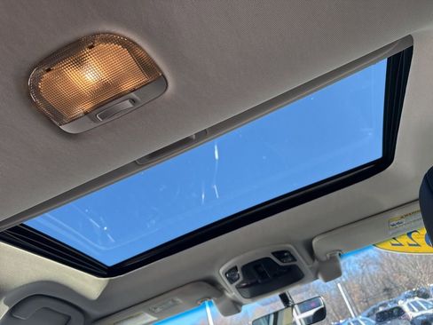 Used 2022 Subaru Outback Limited image 9