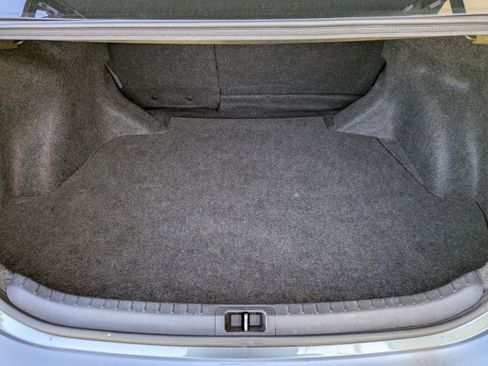 Used 2016 Toyota Corolla L image 16