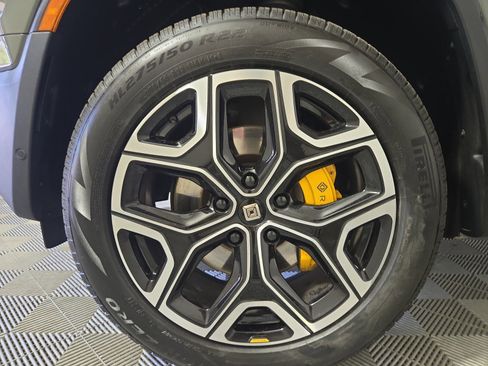 Used 2023 Rivian R1S Launch Edition AWD/4WD image 9