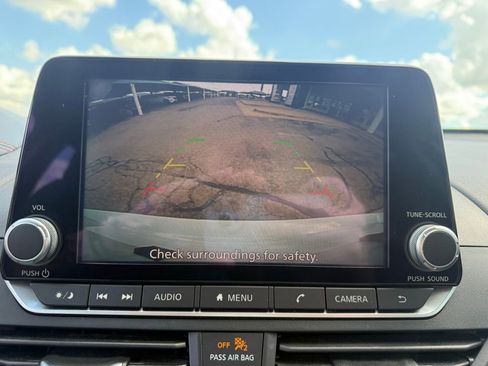 Used 2024 Nissan Altima 2.5 SR FWD image 13