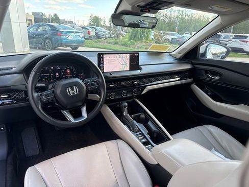 Used 2023 Honda Accord Touring image 27
