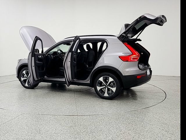 New 2026 Volvo XC40 B5 Plus w/ Protection Package Premier AWD/4WD image 12
