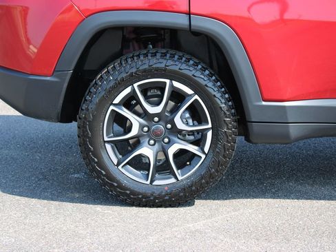 Used 2025 Jeep Compass Trailhawk AWD/4WD image 13