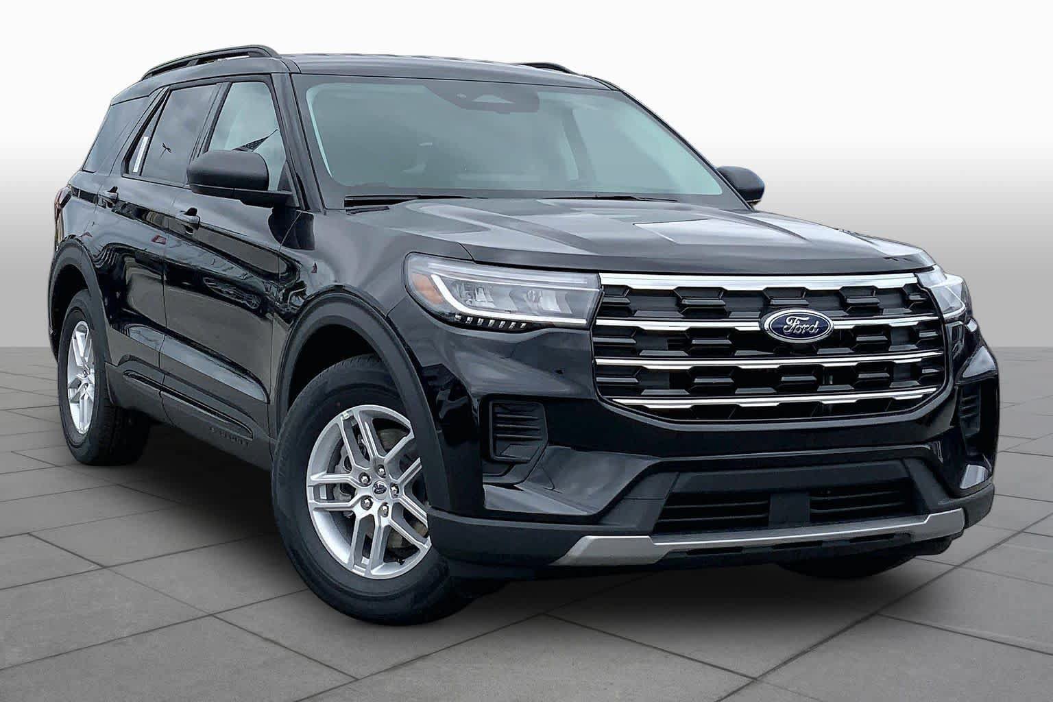 New 2026 Ford Explorer Active RWD image 2