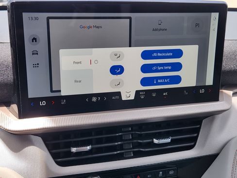 New 2026 Ford Explorer Active w/ Active Comfort Package RWD image 15