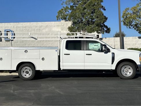 New 2026 Ford F350 XL w/ XL Chrome Package image 3