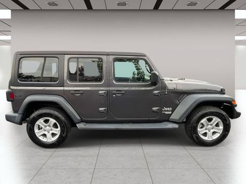 Used 2018 Jeep Wrangler Unlimited Sport S AWD/4WD image 2