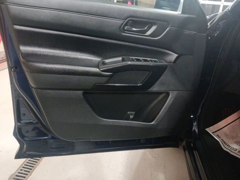Used 2024 Nissan Pathfinder SV image 11