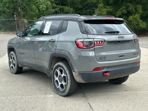 Used 2022 Jeep Compass Trailhawk w/ Trailhawk Convenience Group AWD/4WD image 5