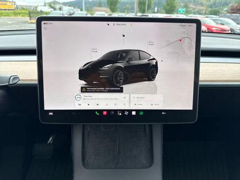 Used 2024 Tesla Model Y Long Range AWD/4WD image 26