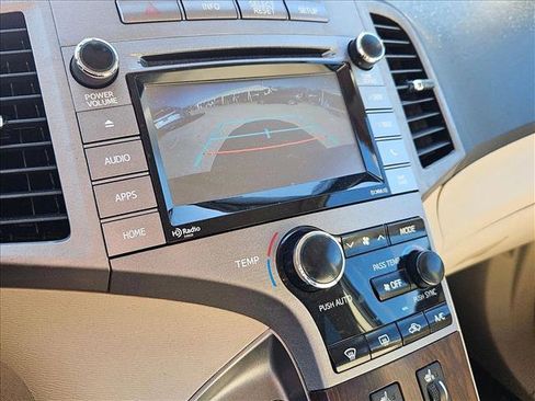 Used 2015 Toyota Venza XLE image 11