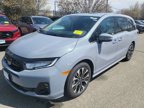 New 2026 Honda Odyssey Elite image 3