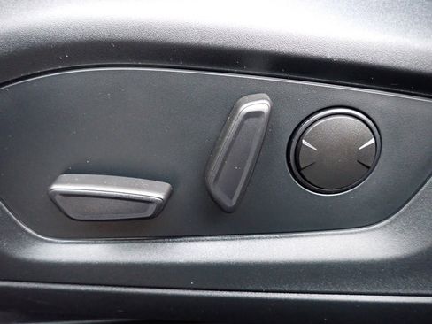 Certified 2022 Ford Explorer XLT image 18