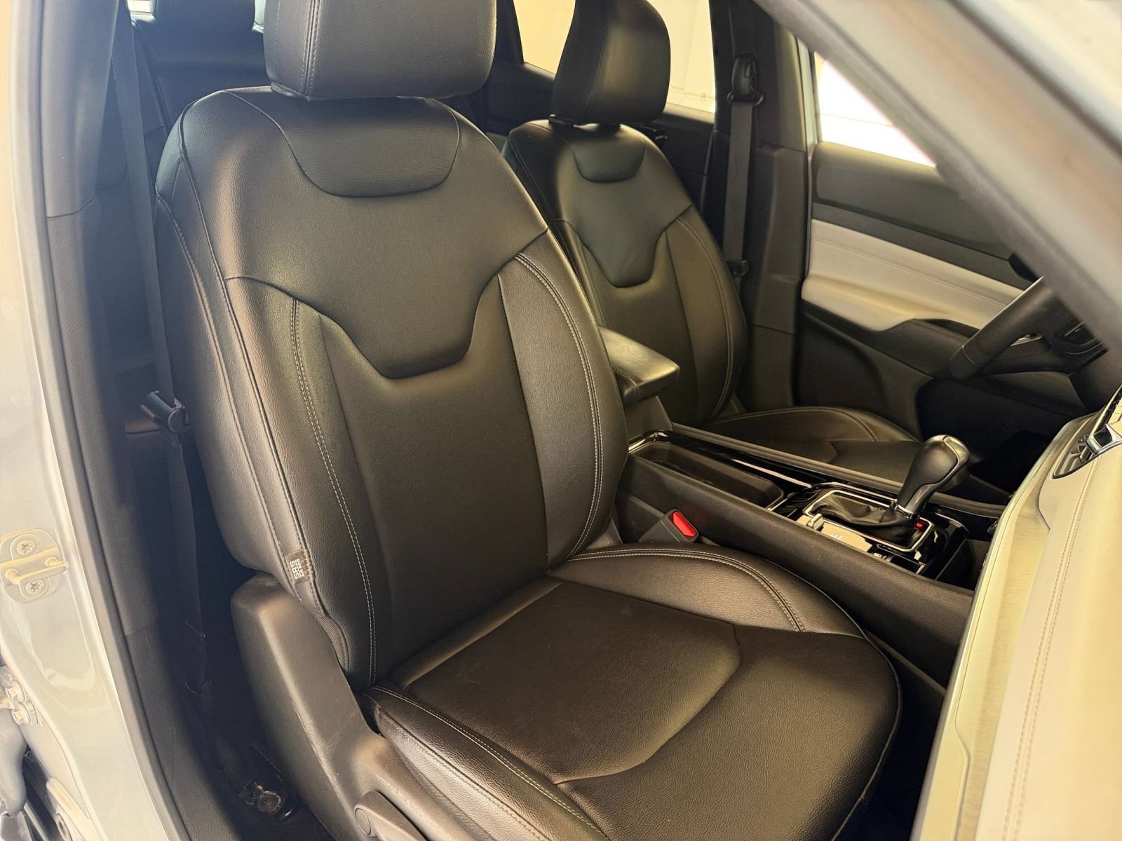 Used 2025 Jeep Compass Limited AWD/4WD image 30