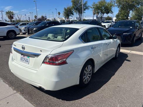 Used 2015 Nissan Altima 2.5 S w/ Power Driver Seat Package FWD image 2