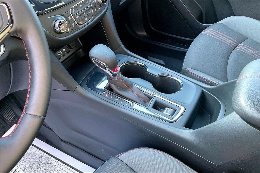 Used 2024 Chevrolet Equinox RS FWD image 21