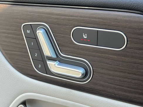 New 2026 Mercedes-Benz GLB 250 4MATIC image 33