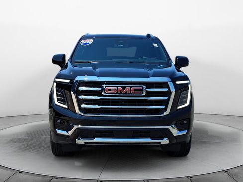 Used 2025 GMC Yukon Elevation AWD/4WD image 2