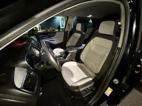 Used 2022 Chevrolet Equinox LS w/ LS Convenience Package image 24