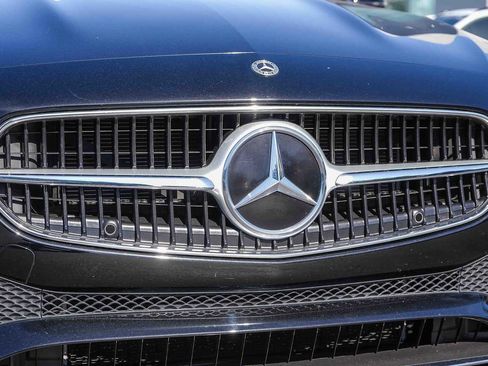 Used 2023 Mercedes-Benz C 300 4MATIC Sedan image 5
