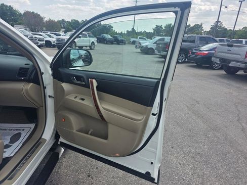 Used 2012 Toyota Highlander Limited FWD image 11
