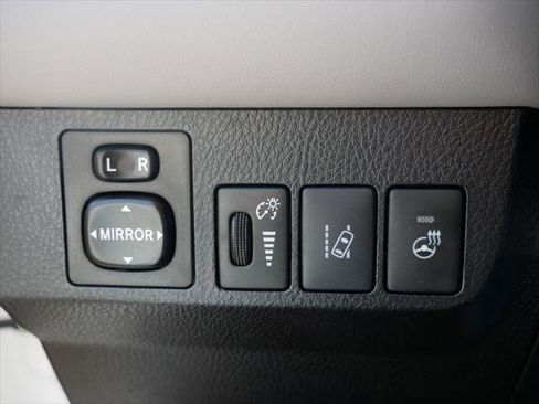 Certified 2017 Toyota RAV4 Platinum w/ All Weather Liner Package AWD/4WD image 29