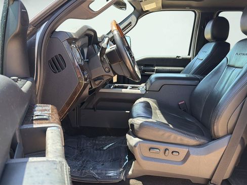 Used 2013 Ford F250 Platinum w/ FX4 Off Road Pkg AWD/4WD image 6