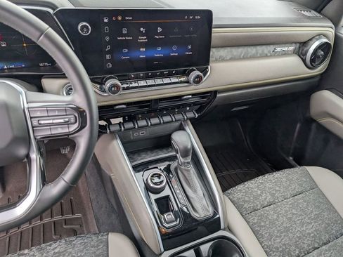 Used 2024 Chevrolet Colorado ZR2 w/ Technology Package image 30